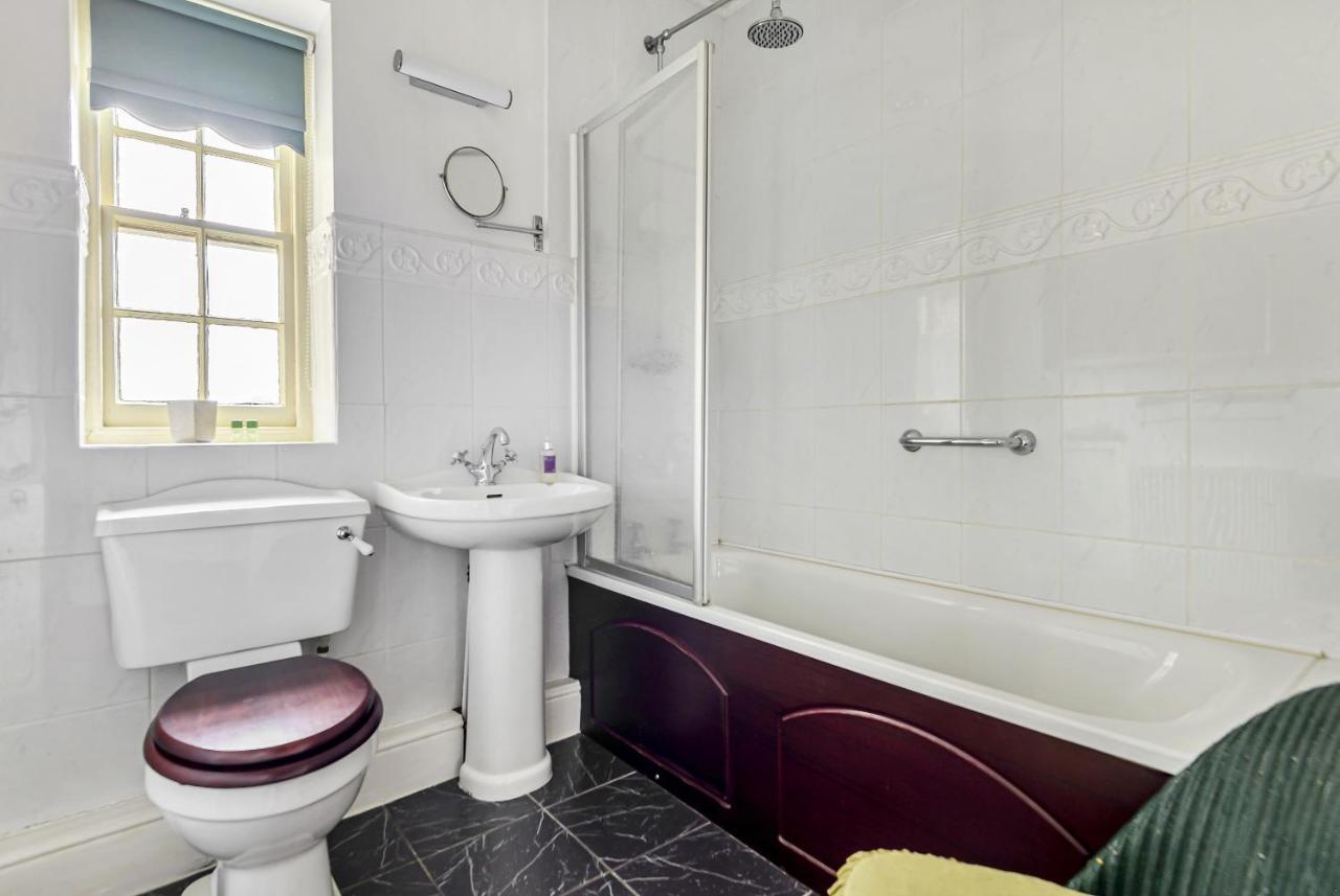 Roscrea Bed & Breakfast Bodmin Exterior photo
